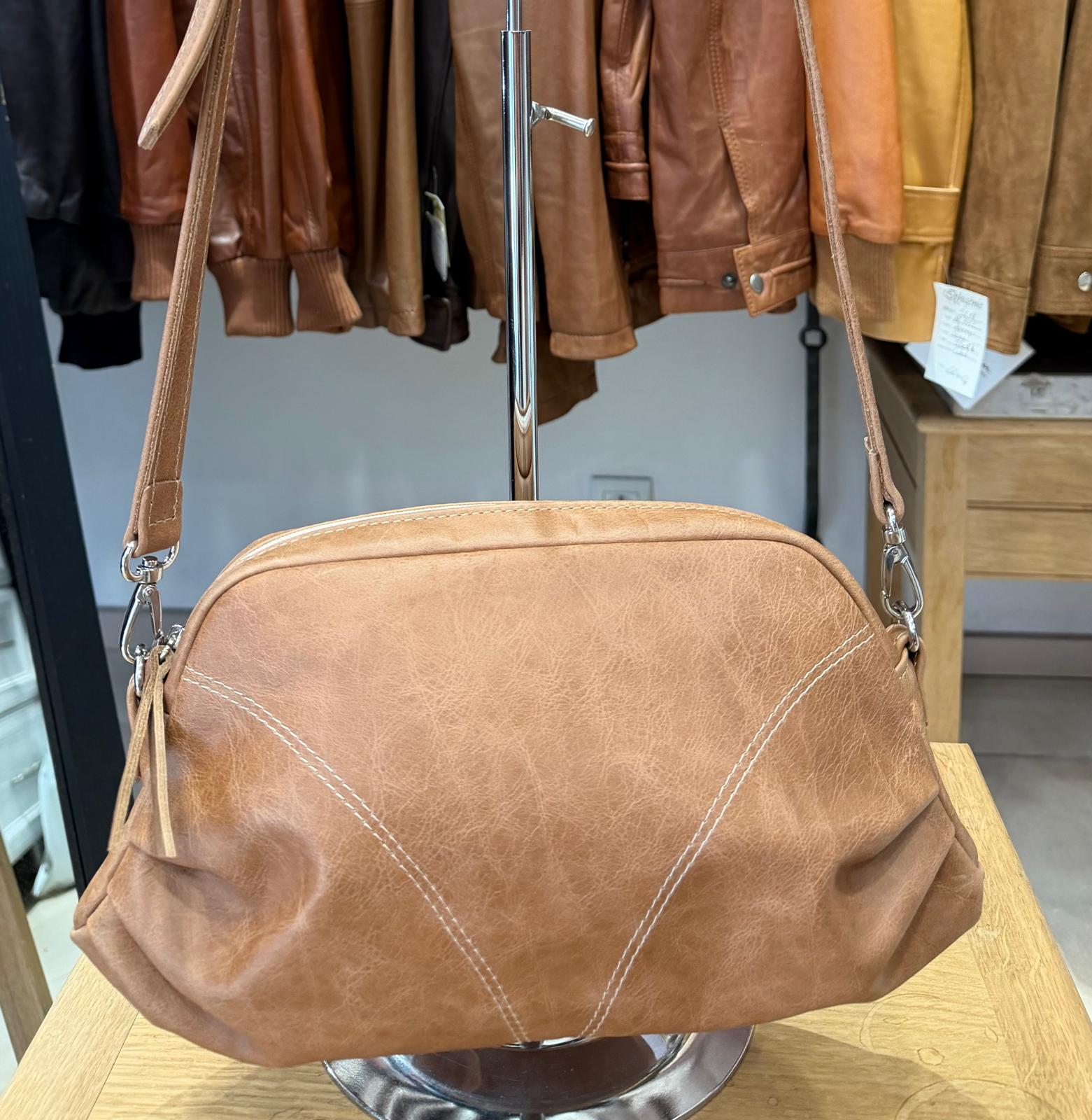 Sac Caro en Vachette — Iphigénie Paris